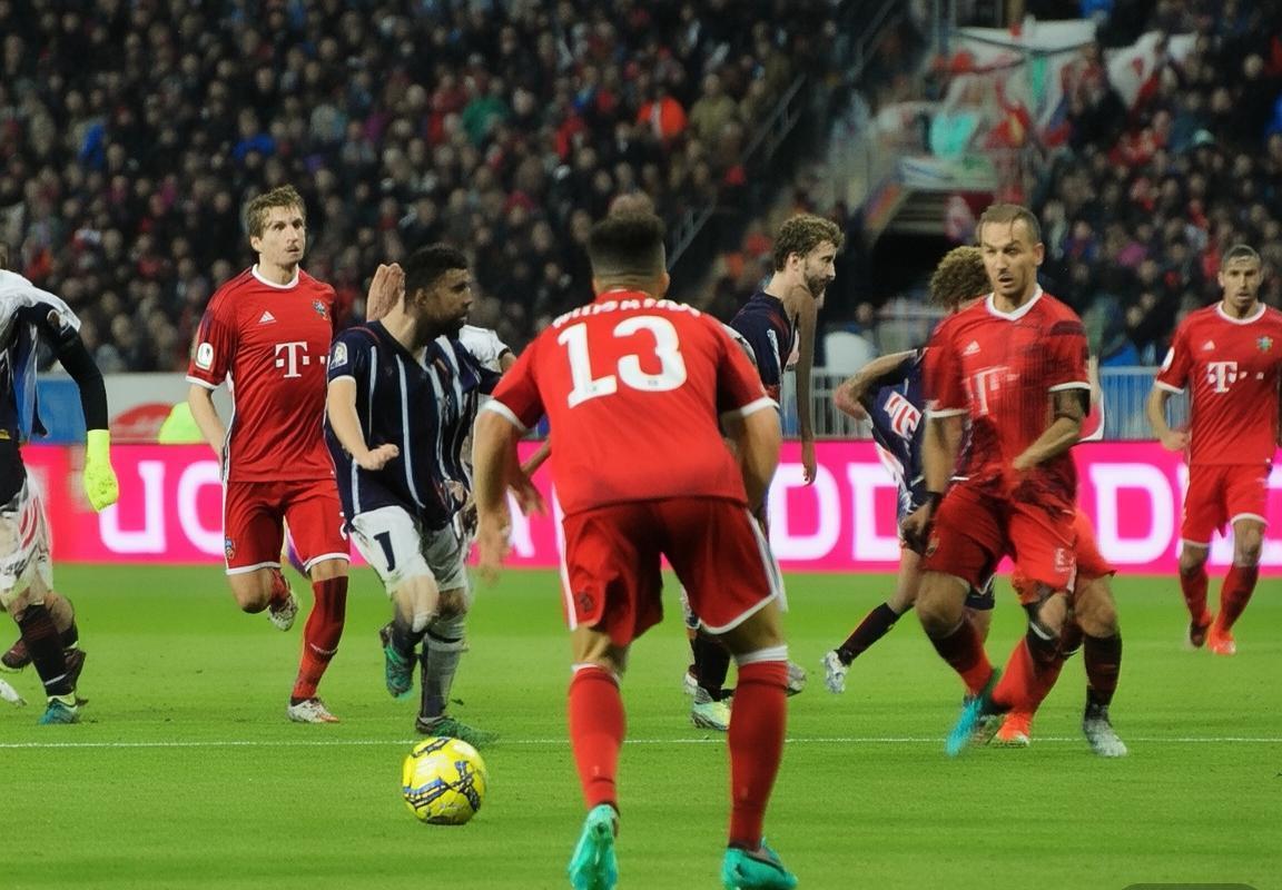 2017拜仁慕尼黑VS巴伦西亚：控球反击之战，球星闪耀回顾(图2)